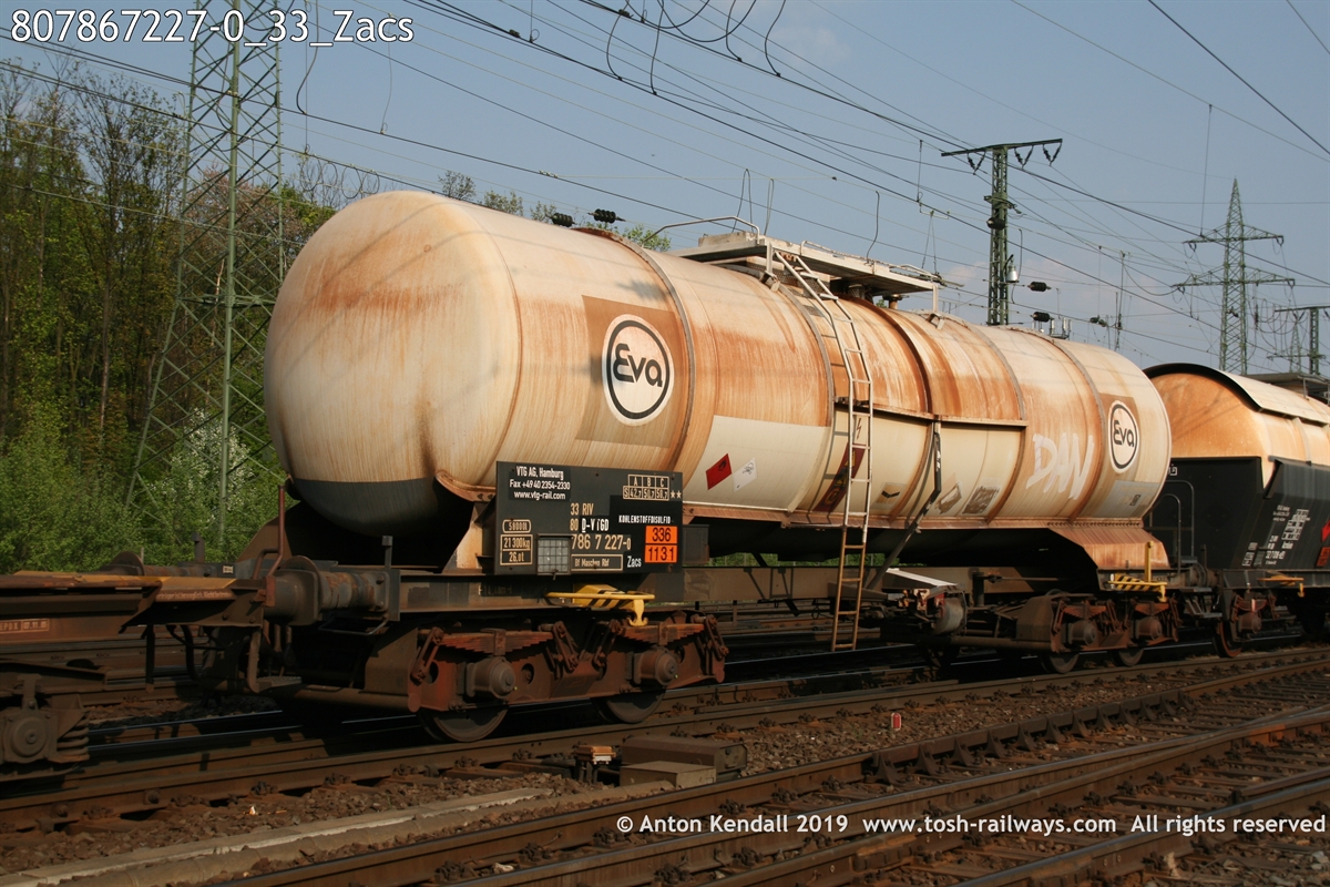807867227-0_33_Zacs.JPG